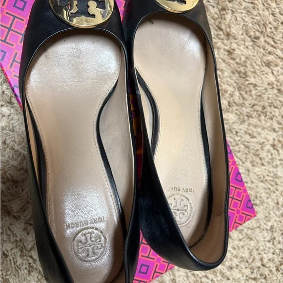 Tory Burch Hope Black Flats with Gold Accents - Picture 7 of 8